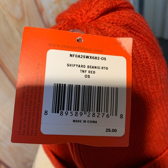 NWT! The North Face Shipyard Retro Beanie hat! - Picture 2 of 3